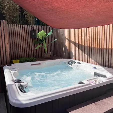 Daire Magnifique T2 Luxe Jacuzzi & Piscine Prive Proche Plages St Aygulf A Pieds Fréjus