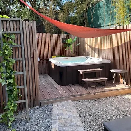Magnifique T2 Luxe Jacuzzi & Piscine Prive Proche Plages St Aygulf A Pieds